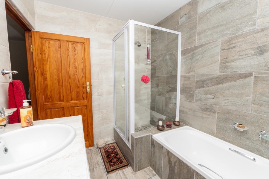 5 Bedroom Property for Sale in Long Acres Country Estate Western Cape